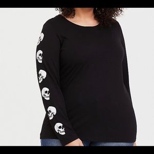 NWT skull slim fit long sleeve tee